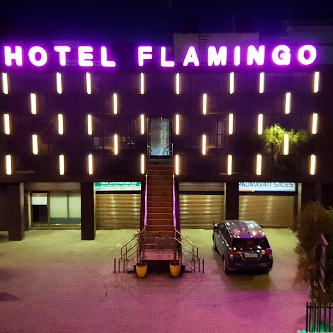 Hotel Flamingo Gāndhīdhām Kültér fotó